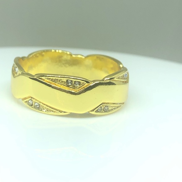 18k Yellow Gold Filled Fancy Band BBB Ring - Picture 2 of 10